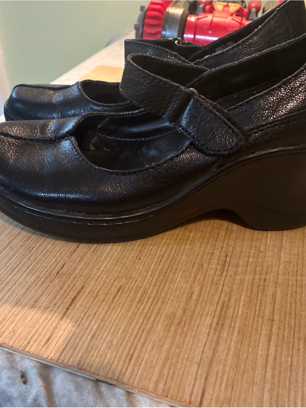 Classic Black leather Mary Jane Platform Shoes with Velcro Strap size 6